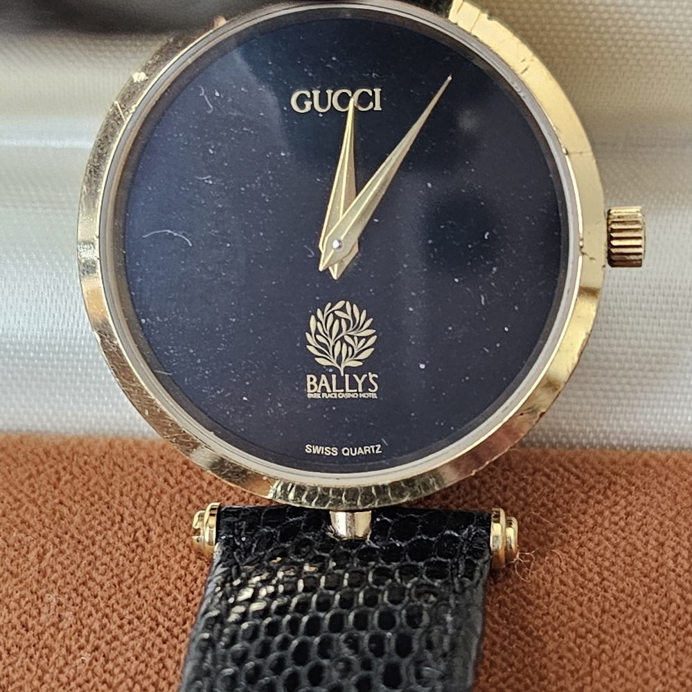 BALLYS GUCCI WATCH IN ORIGINAL BOX AND PACKAGING - Picture 2 of 10